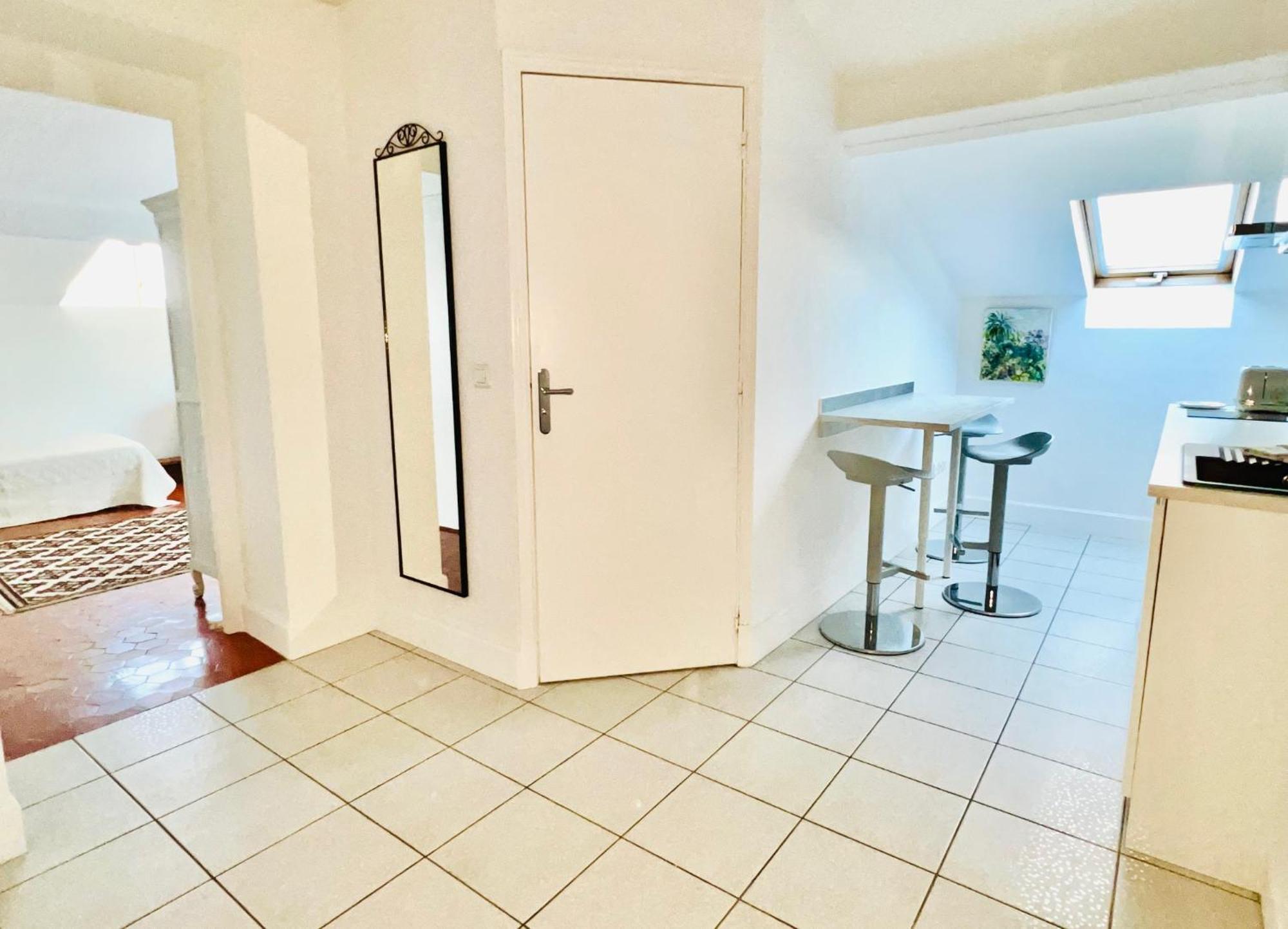 La Leonie Aparthotel 2*