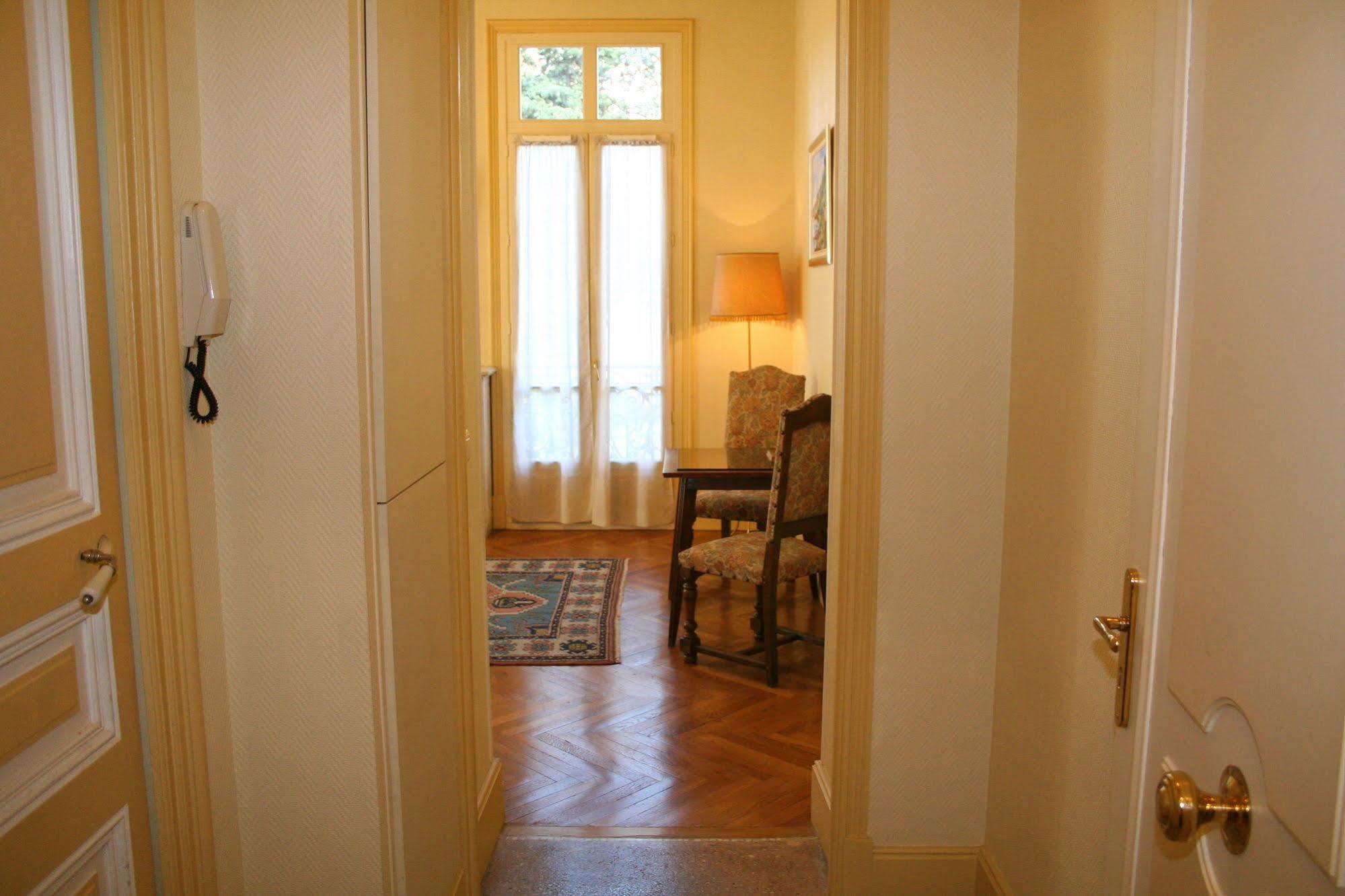 Appart hôtel Résidence La Léonie 2*